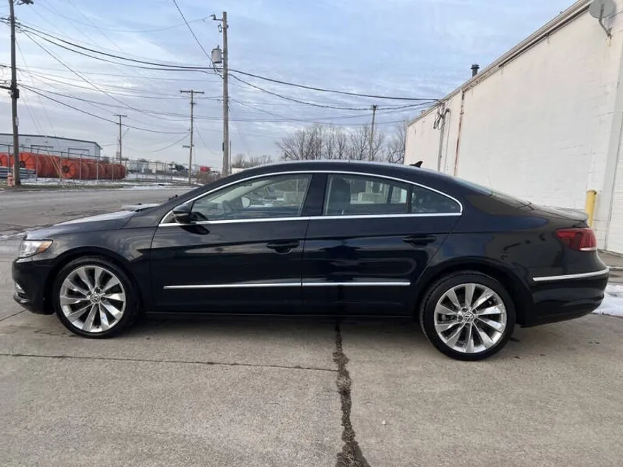 2013 Volkswagen CC VR6 4Motion Executive photo 1