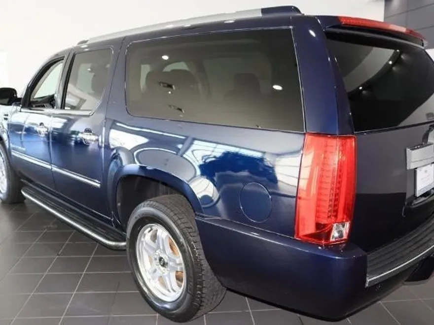 2008 Cadillac Escalade ESV Base photo 1
