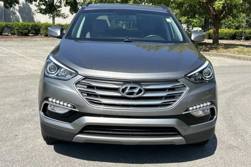 2018 Hyundai Santa Fe Sport 2.0T photo 1