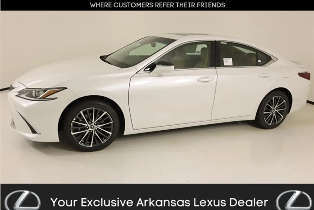 2025 Lexus ES 300h photo 1