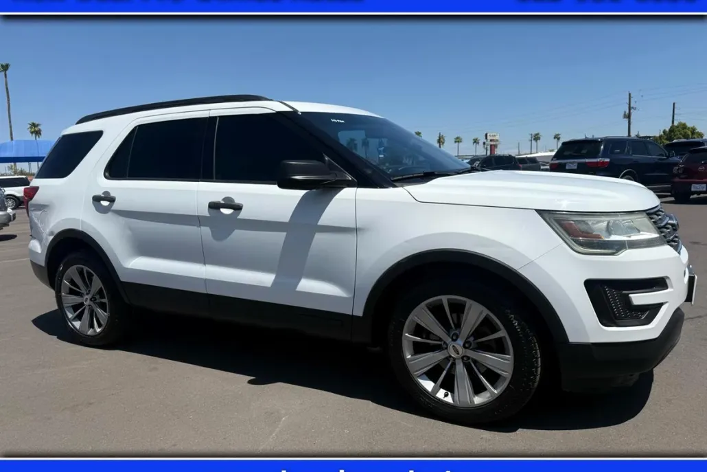 2016 Ford Explorer Base photo 1