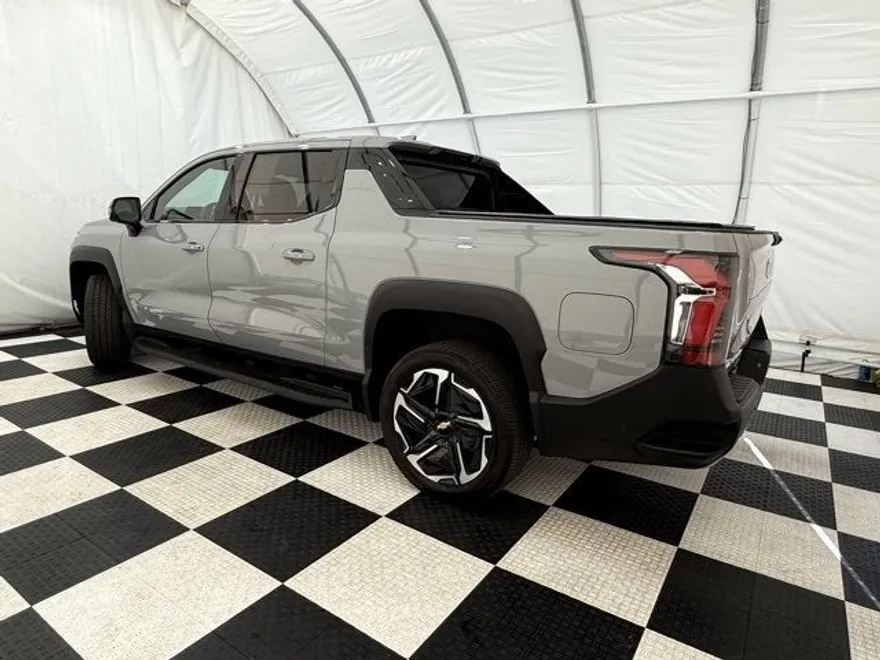2025 Chevrolet Silverado EV LT photo 1