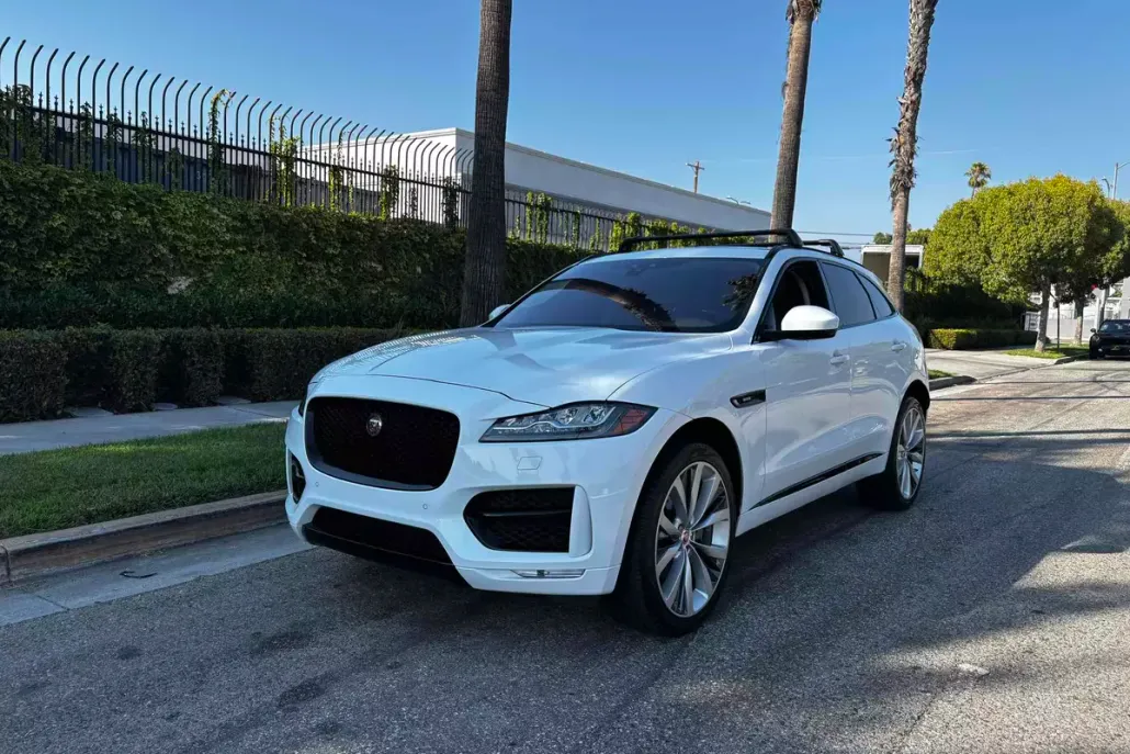 2018 Jaguar F-PACE R-Dynamic SE photo 1