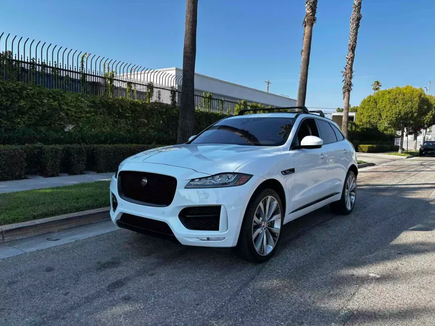 2018 Jaguar F-PACE R-Dynamic SE photo 1