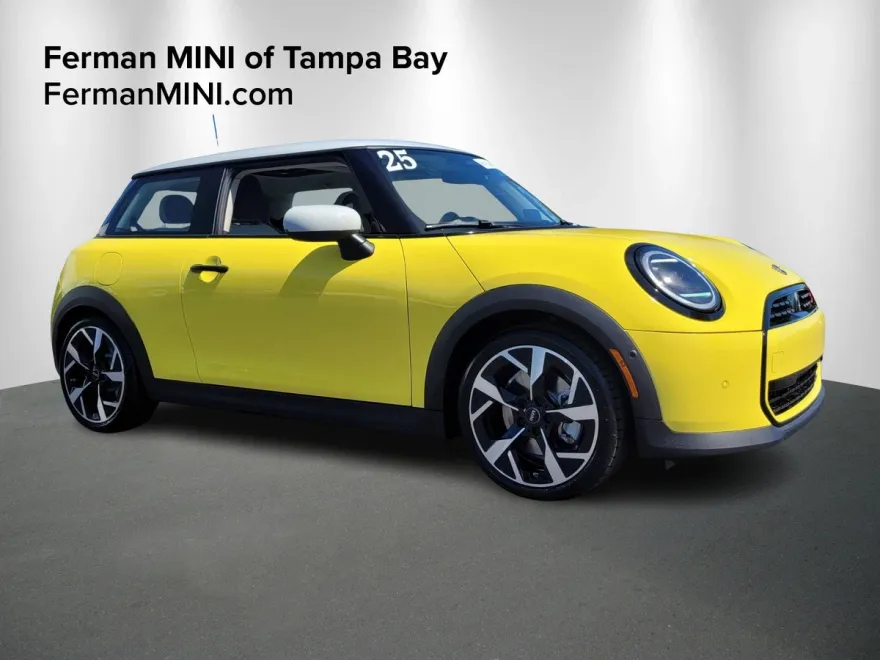 2025 Mini Cooper 2 Door Hardtop Signature photo 1
