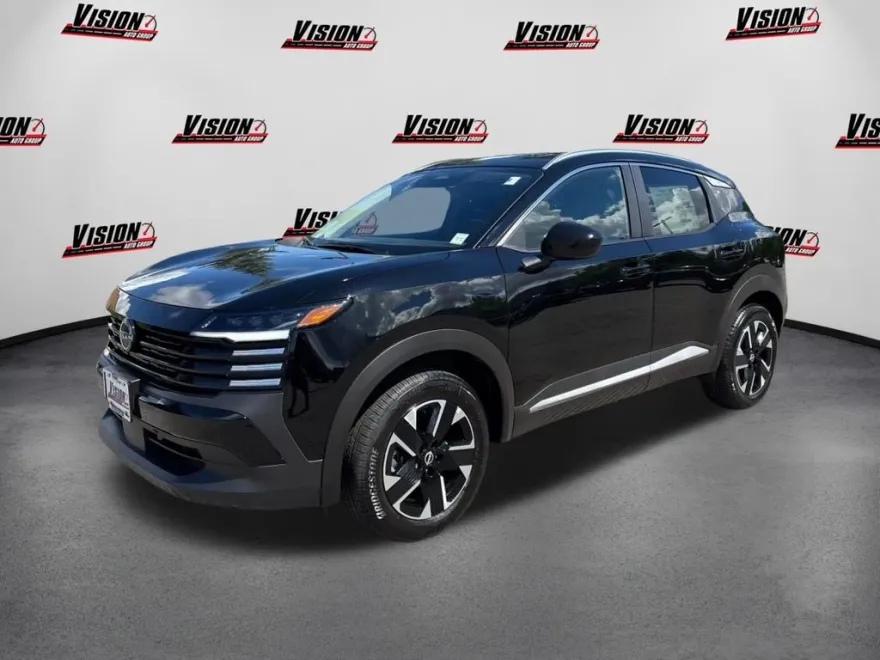 2025 Nissan Kicks SV photo 1