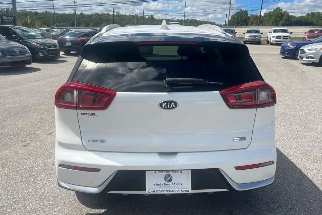 2017 Kia Niro LX photo 1