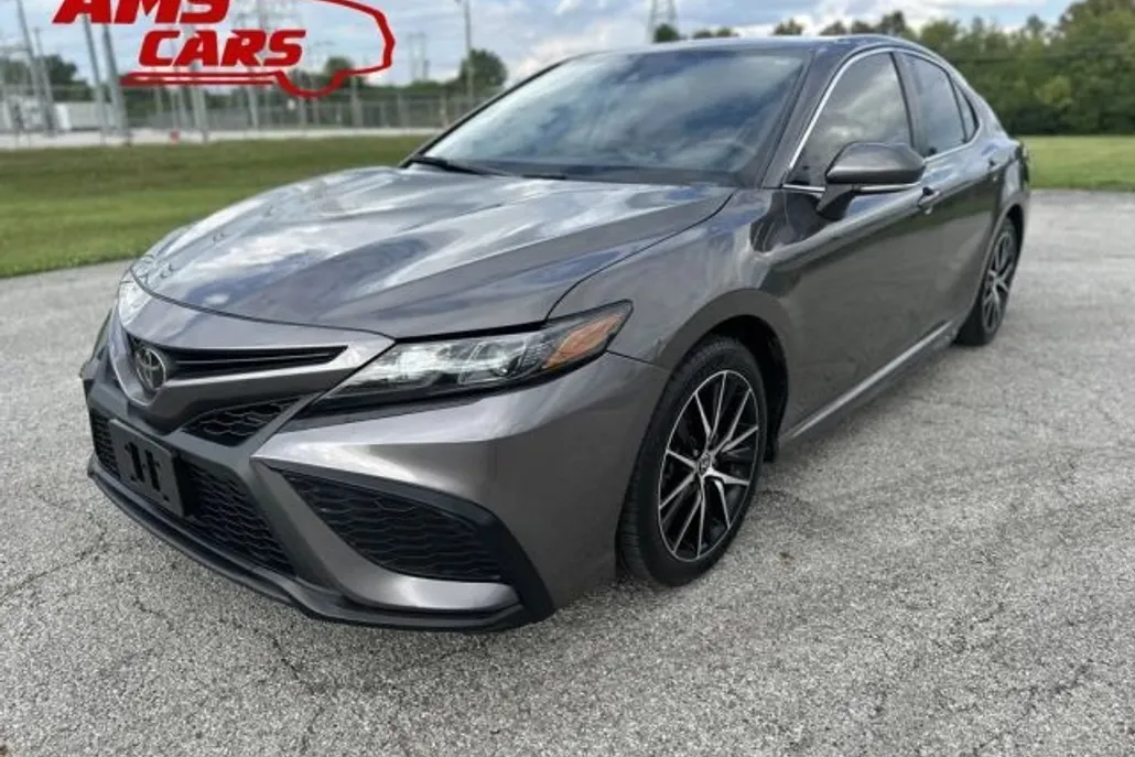 2023 Toyota Camry SE photo 1