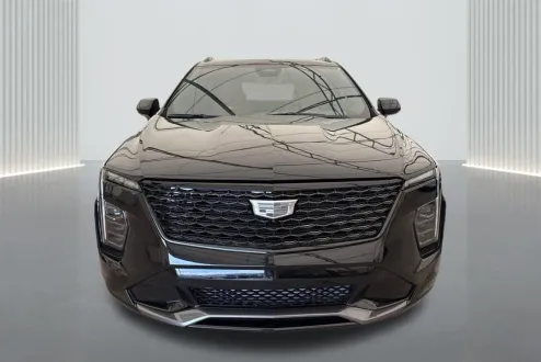 2025 Cadillac XT4 Sport photo 2