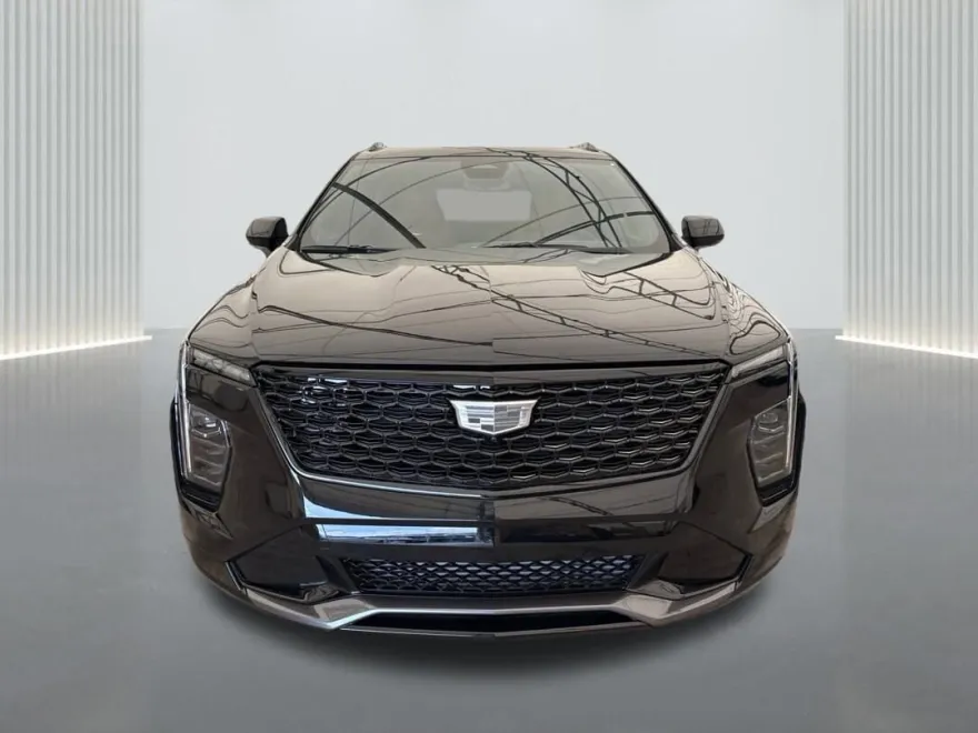 2025 Cadillac XT4 Sport photo 2