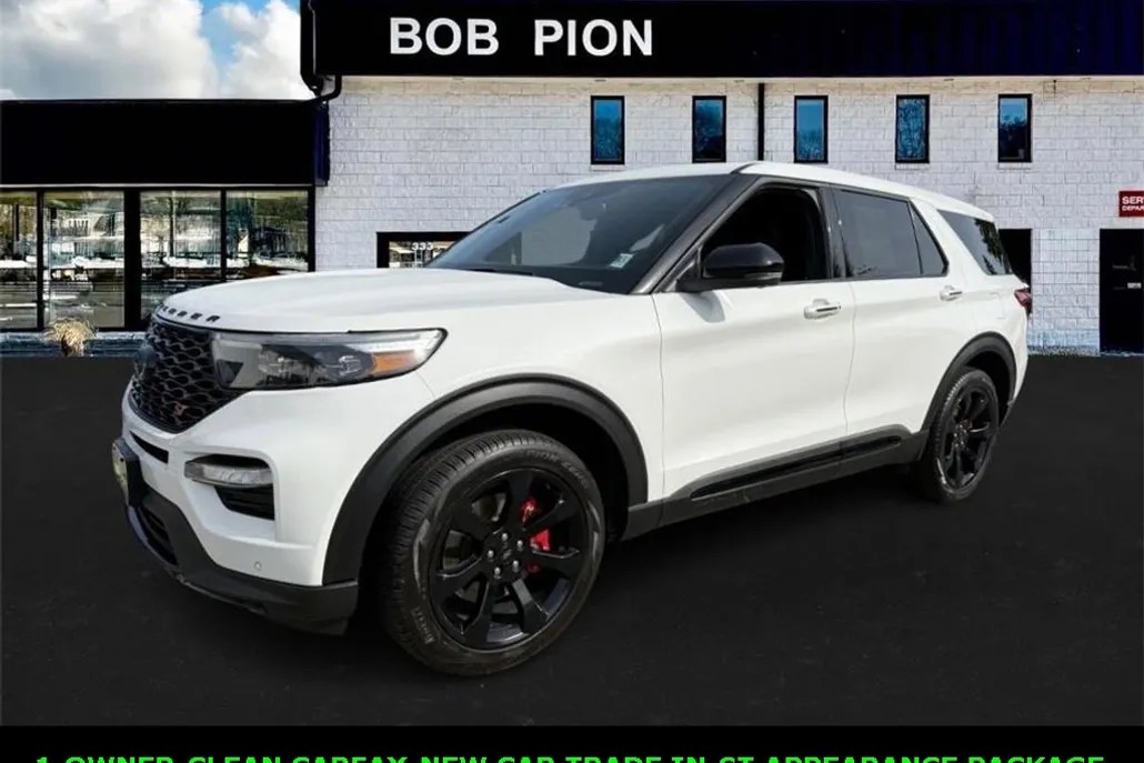 2022 Ford Explorer ST photo 1