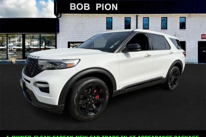 2022 Ford Explorer ST photo 1