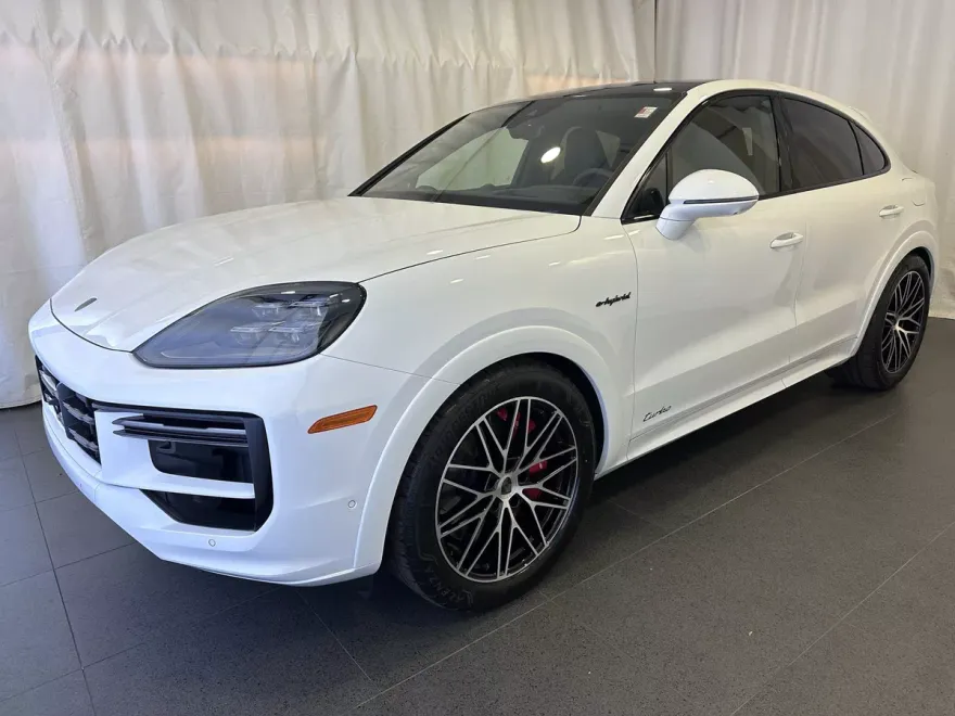2025 Porsche Cayenne Turbo E-Hybrid photo 1