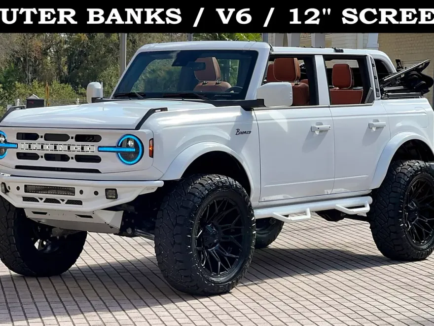 2025 Ford Bronco Outer Banks photo 1