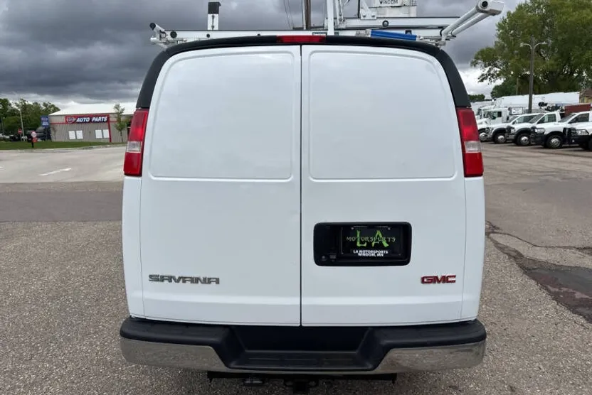 2018 Gmc Savana 3500 Cargo photo 1