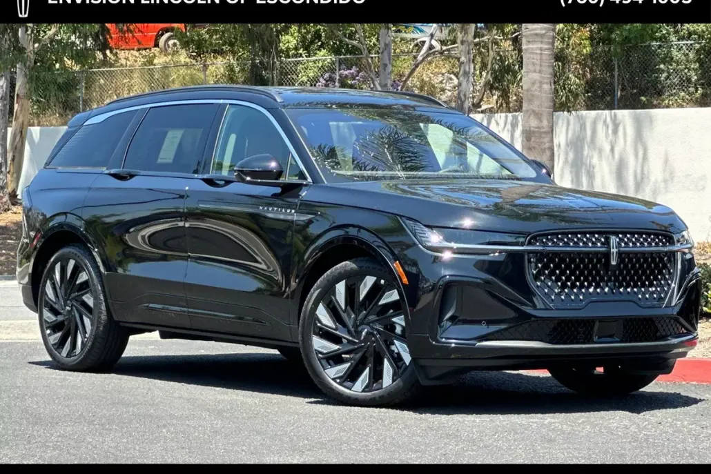 2025 Lincoln Nautilus Black Label photo 1