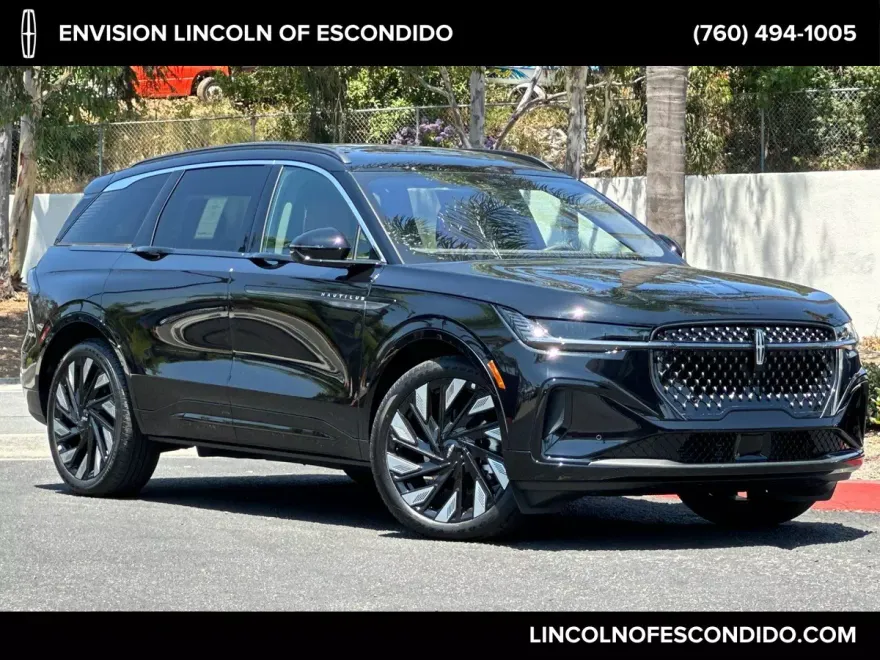 2025 Lincoln Nautilus Black Label photo 1
