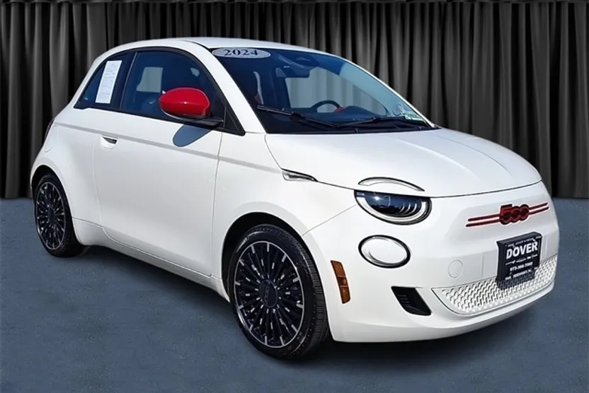 2024 Fiat 500e Red photo 1