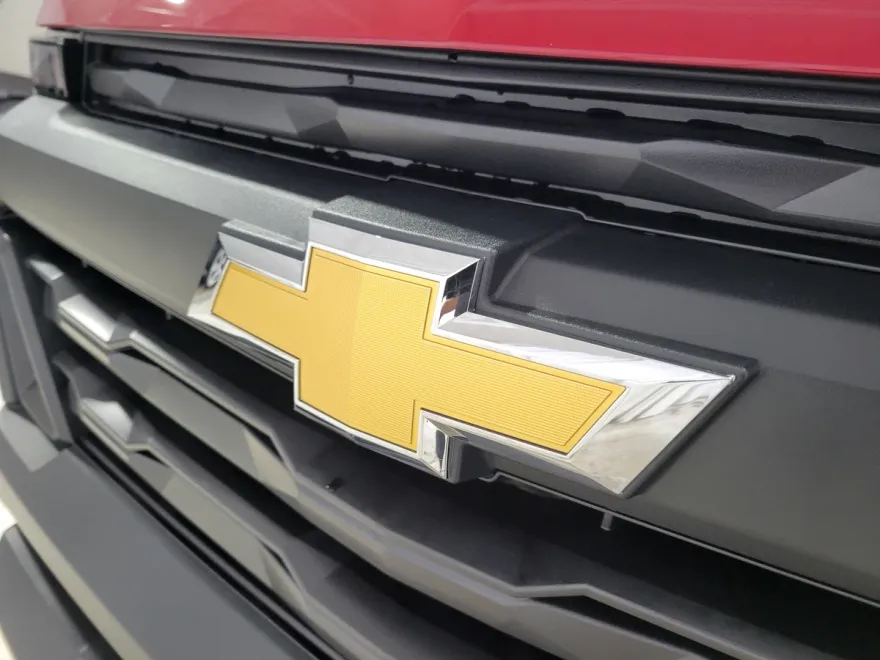 2025 Chevrolet Colorado LT photo 1