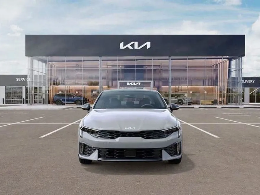 2025 Kia K5 GT-Line photo 1
