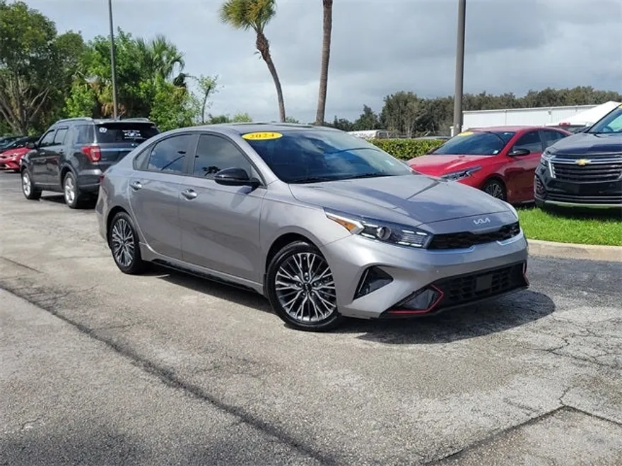 2024 Kia Forte GT-Line photo 1