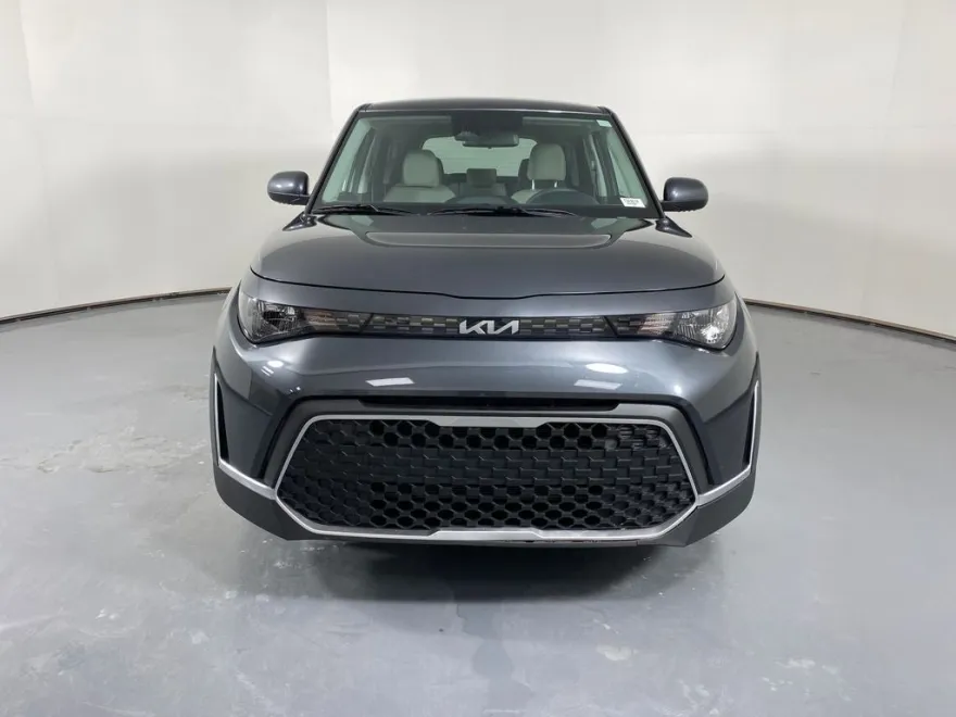 2024 Kia Soul LX photo 1