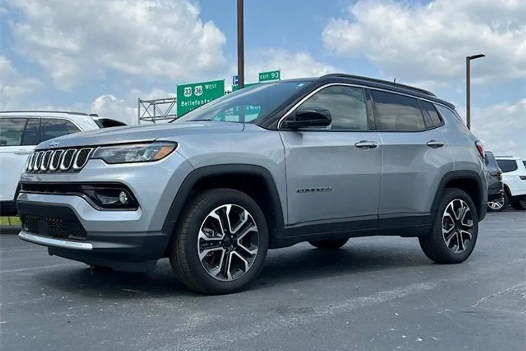 2024 Jeep Compass Limited photo 1