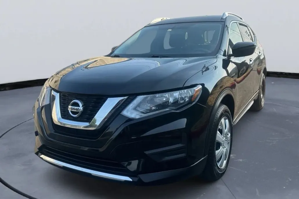 2017 Nissan Rogue photo 1