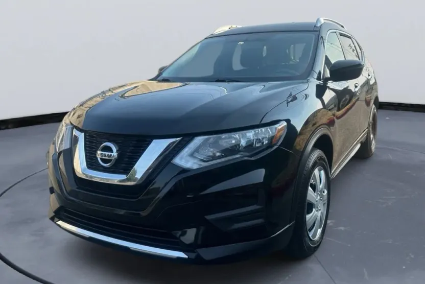 2017 Nissan Rogue photo 1