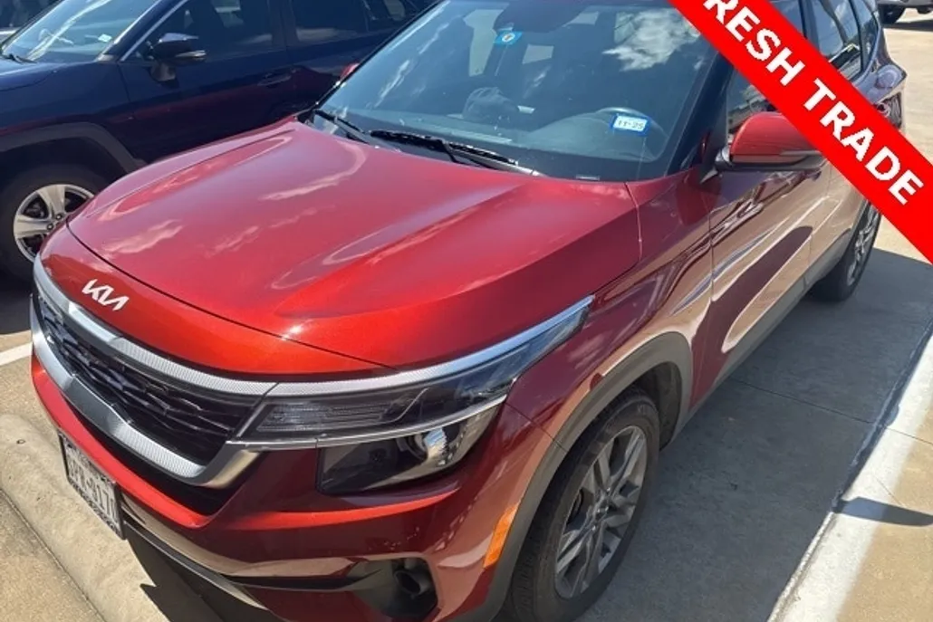 2023 Kia Seltos S photo 1