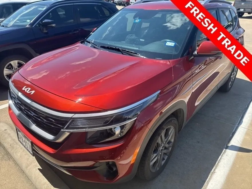2023 Kia Seltos S photo 1