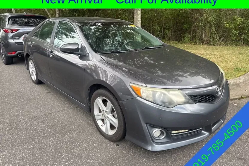 2013 Toyota Camry SE photo 1