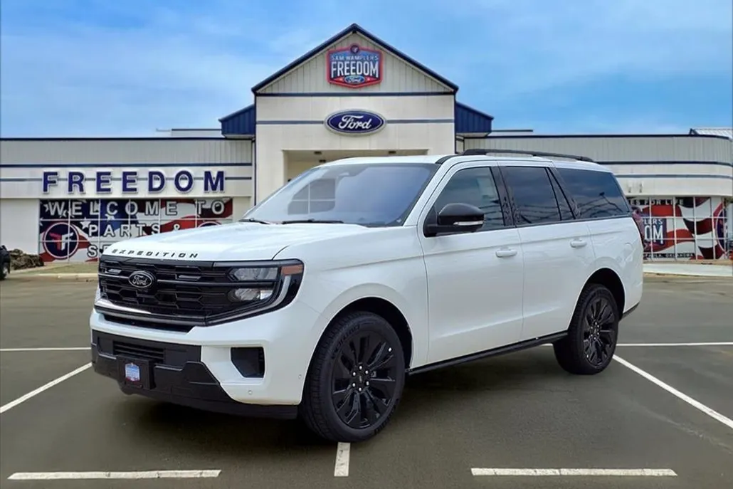 2025 Ford Expedition Platinum photo 1