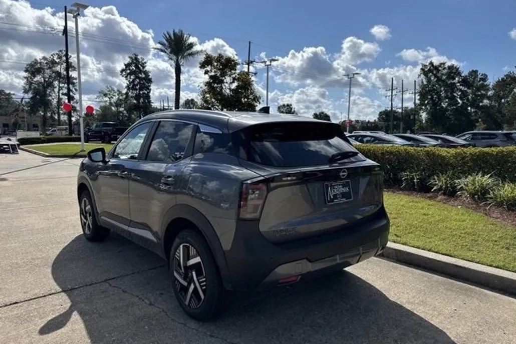 2026 Nissan Kicks SV photo 1