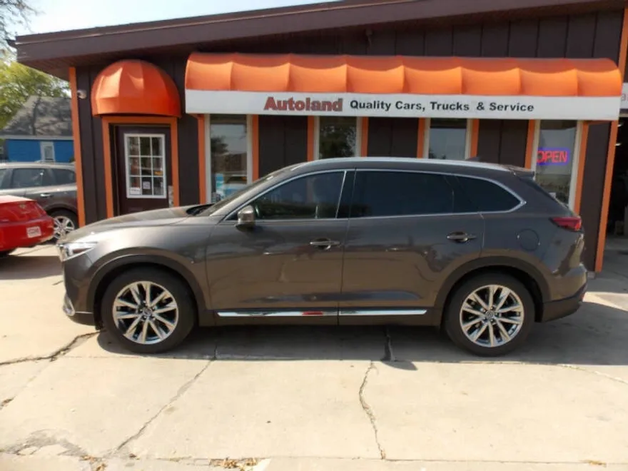 2017 Mazda CX-9 Grand Touring photo 1