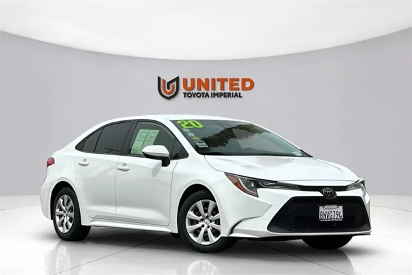 2020 Toyota Corolla LE photo 1