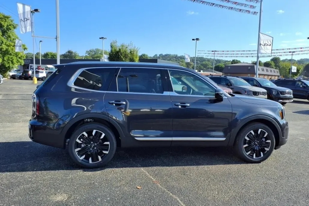 2025 Kia Telluride SX photo 1