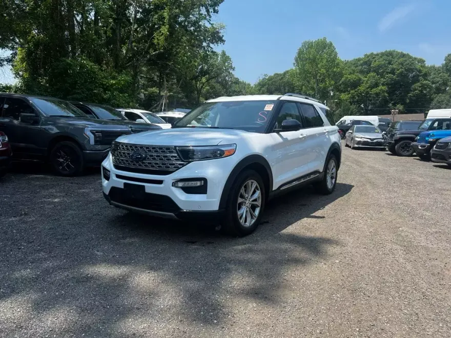 2023 Ford Explorer Limited photo 1
