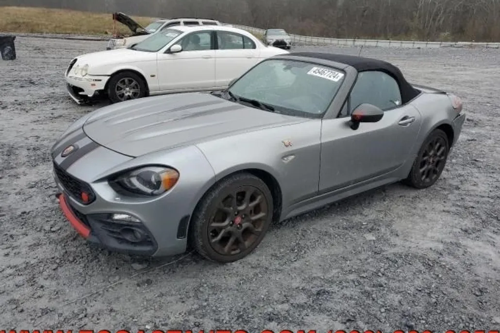 2017 Fiat 124 Spider Abarth photo 1