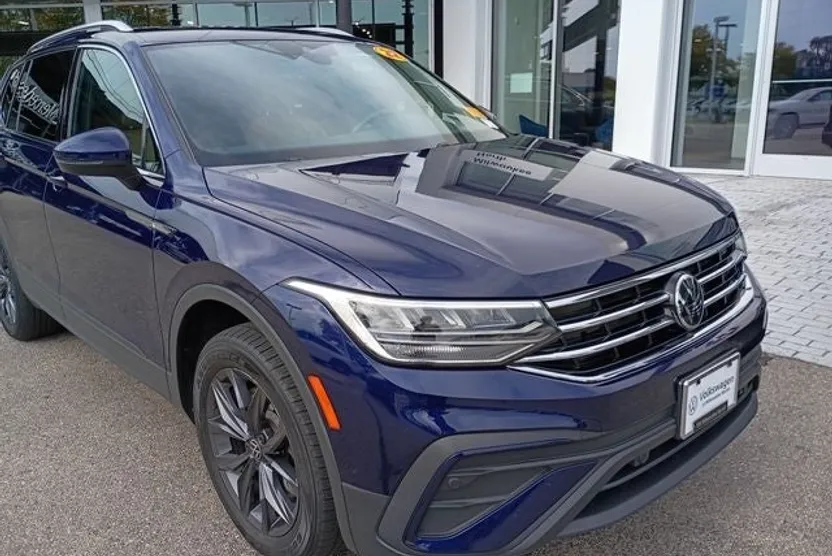 2022 Volkswagen Tiguan SE photo 1