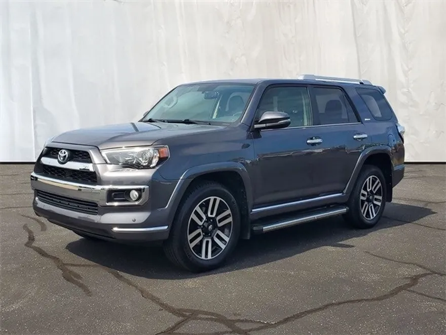 2019 Toyota 4Runner SR5 photo 1