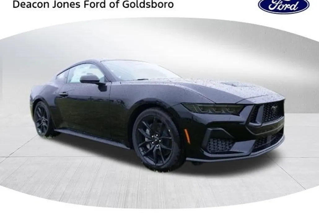 2025 Ford Mustang GT photo 1