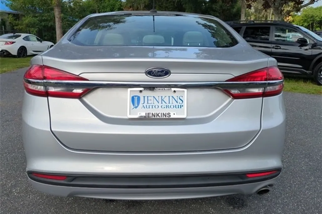 2018 Ford Fusion S photo 1