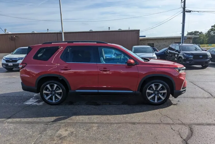 2025 Honda Pilot Touring photo 1