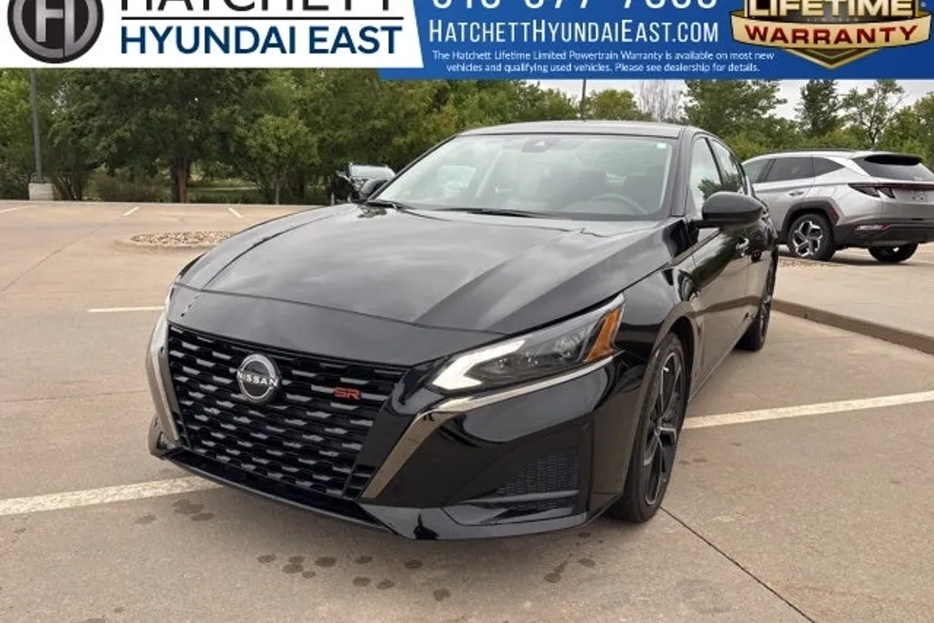 2023 Nissan Altima 2.5 SR photo 1