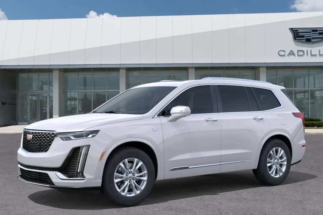 2025 Cadillac XT6 Luxury photo 1