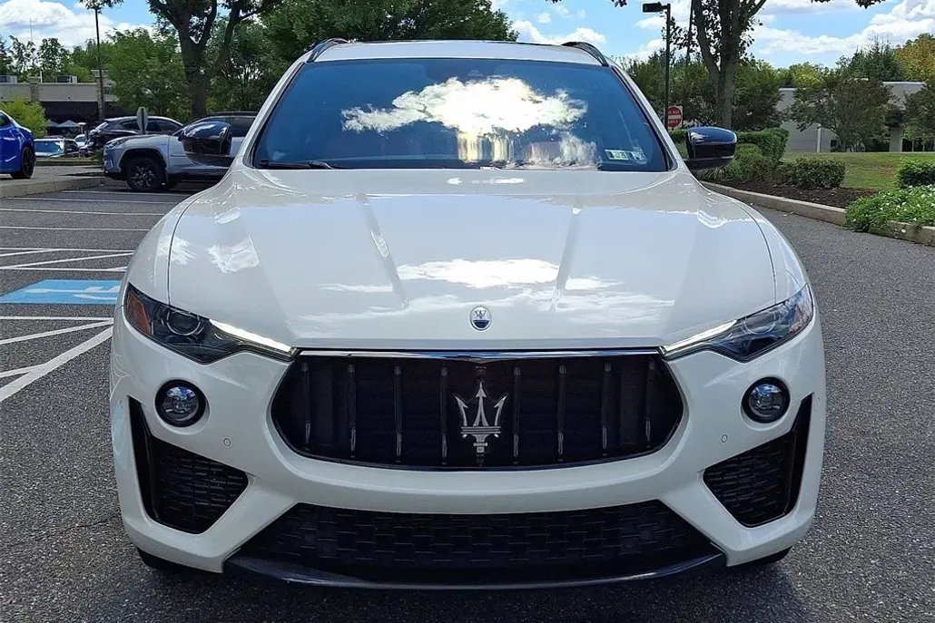 2022 Maserati Levante Modena photo 1