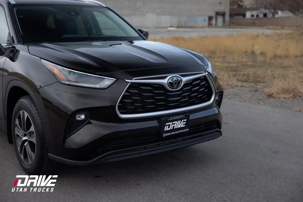 2021 Toyota Highlander XLE photo 1