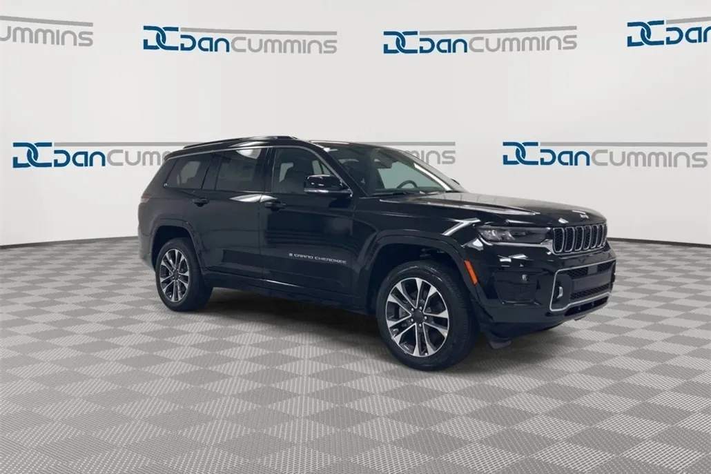 2025 Jeep Grand Cherokee Overland photo 1