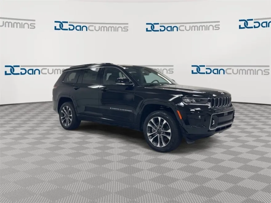 2025 Jeep Grand Cherokee Overland photo 1